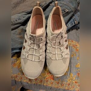 Skechers Women's Light Gray Slip on Sneakers